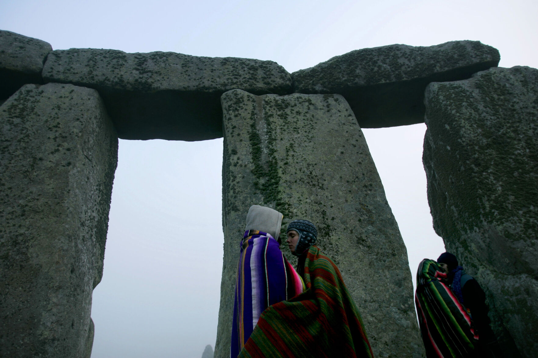 AP I GBR XEN APTOPIX BRITAIN STONEHENGE WINTER SOLSTICE